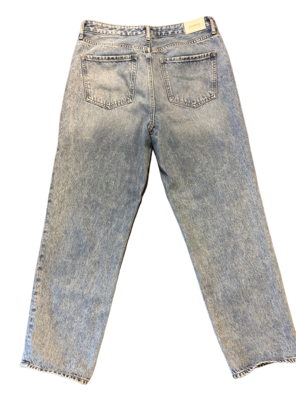 Express Boyfriend Jeans Mid Rise Light Wash Distressed Denim Women’s Size 8 - Picture 2 of 6